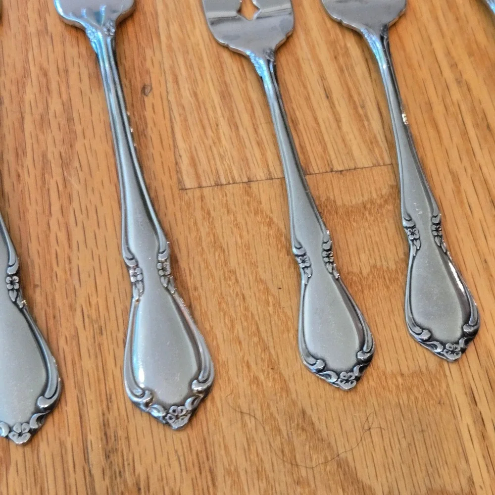 Oneida Chateau Flatware Set 14pc Silver Stainless Dinner Salad Forks Knives
